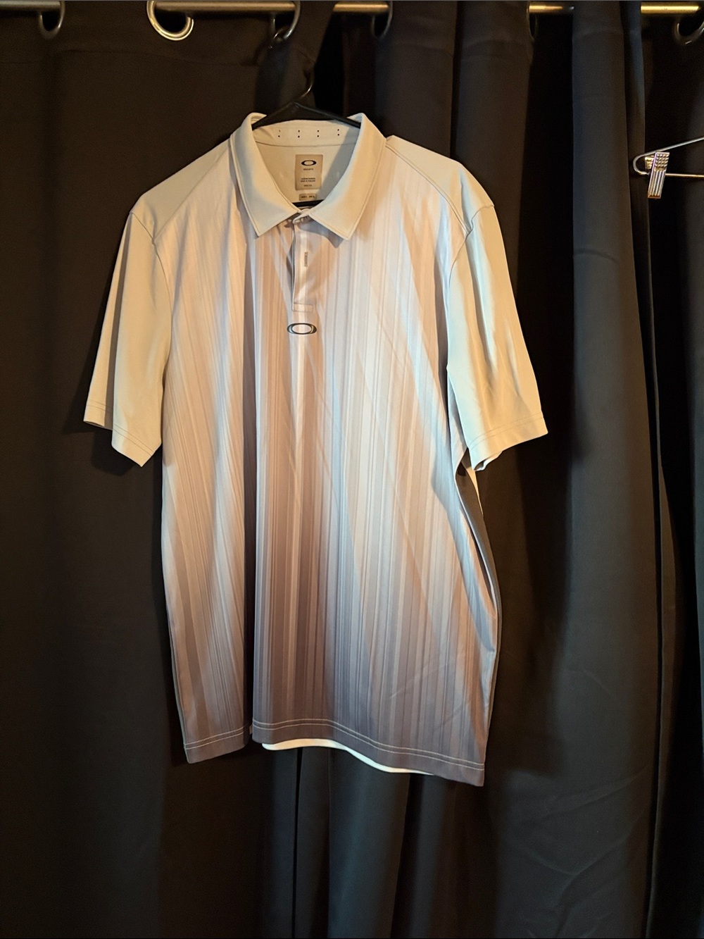 Oakley Men’s grayGradient Striped Polo